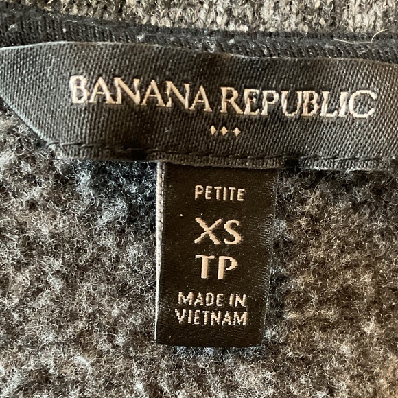 Banana Republic PETITES Long Jacket  with dual zipper and front pockets. - Picture 2 of 10